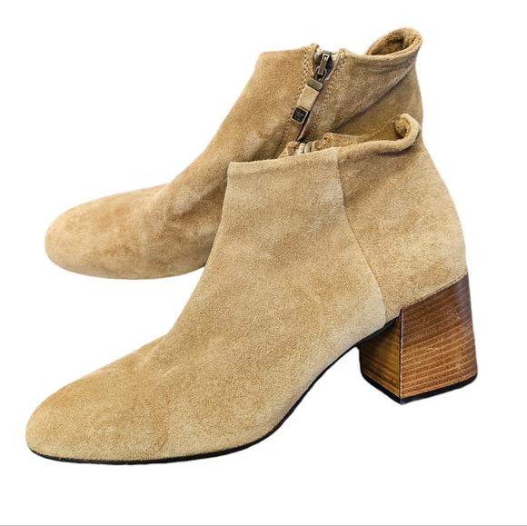 Alberto Fermani Tan Suede Ankle Booties Womens Made in Italy - Picture 1 of 9